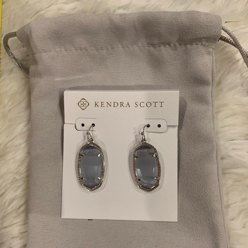 Kendra Scott grey earrings